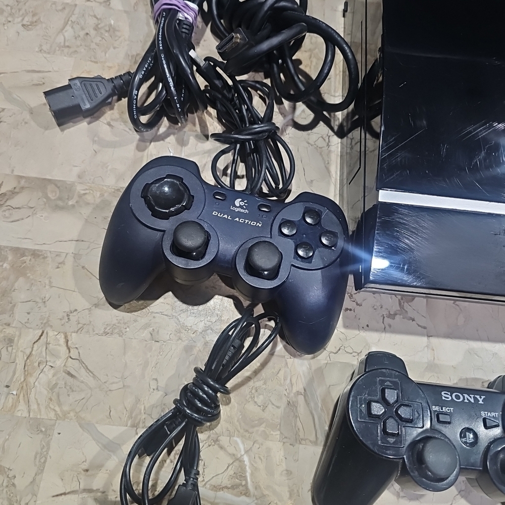 Sony PlayStation 3 Console Bundle‎ 80GB - Black - Picture 3 of 10